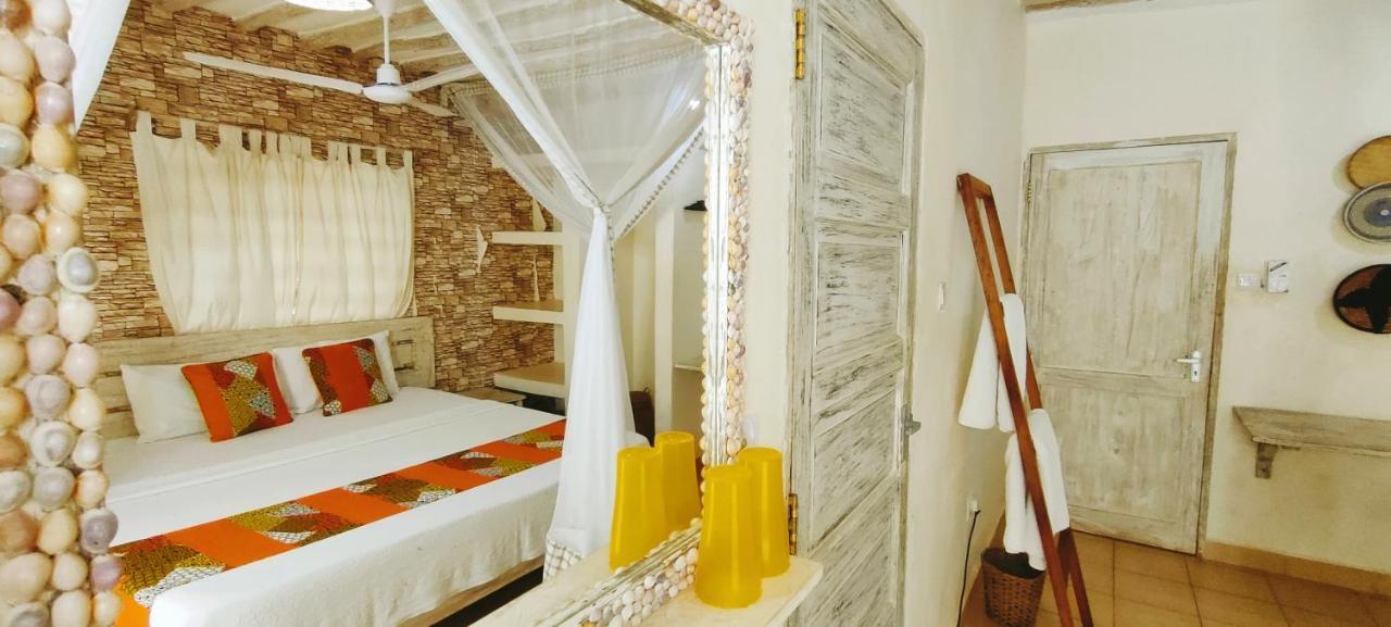 Bed and Breakfast Upani In Diani Диани-Бич Экстерьер фото