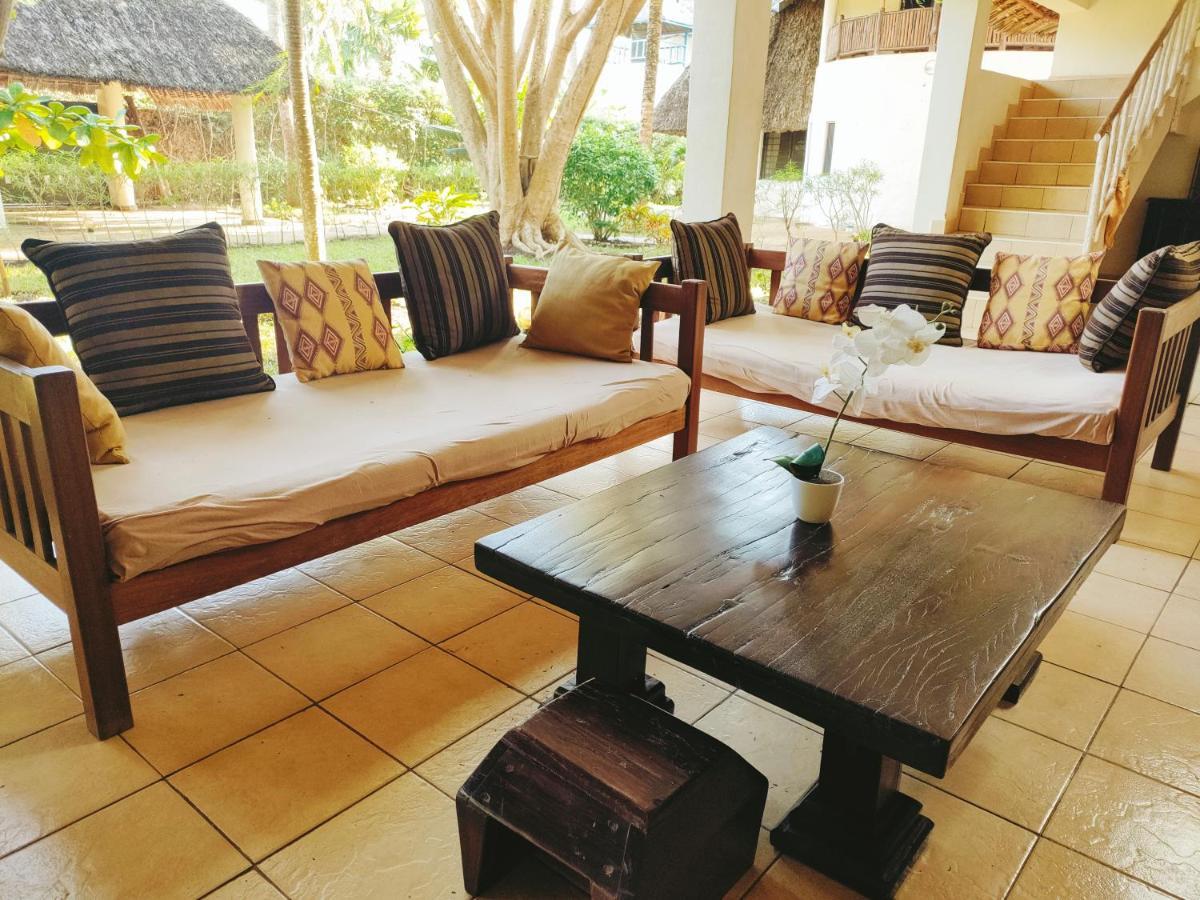 Bed and Breakfast Upani In Diani Диани-Бич Экстерьер фото