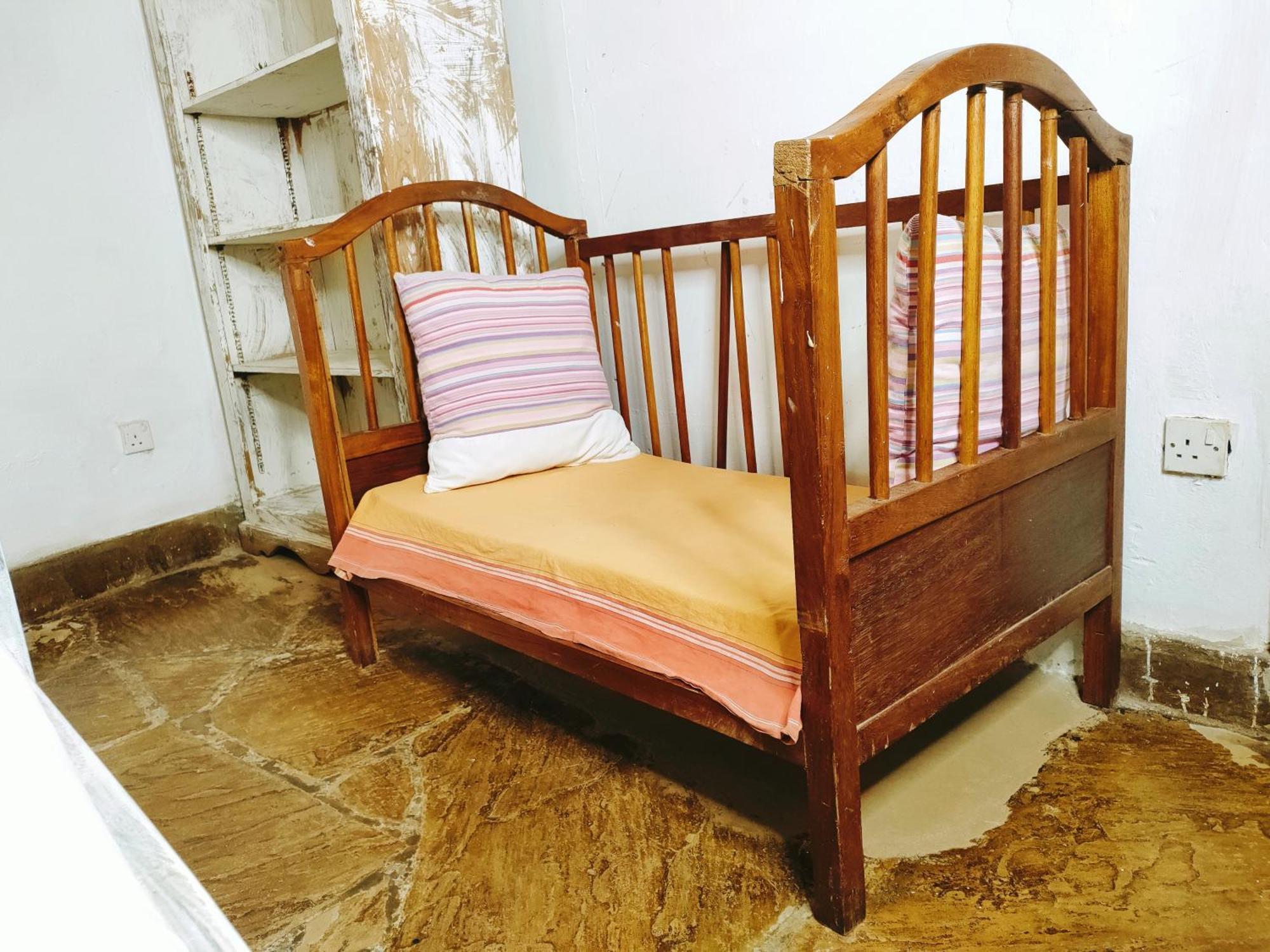 Bed and Breakfast Upani In Diani Диани-Бич Номер фото